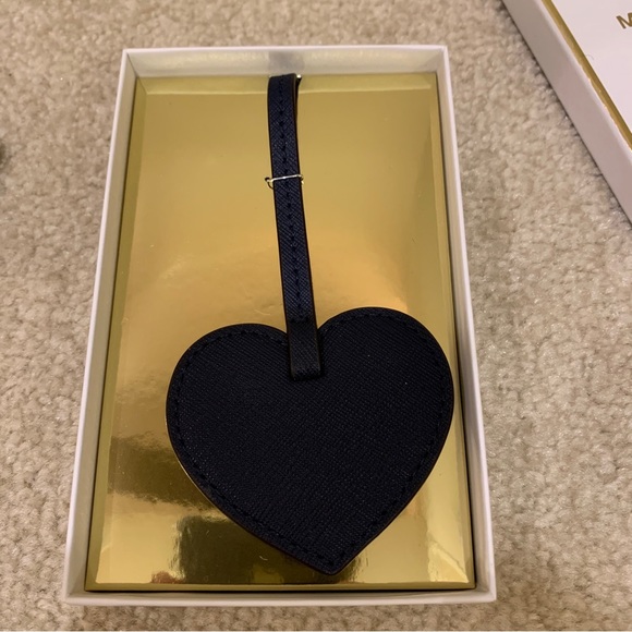 Michael Kors MK Navy Blue Heart Shape Leather Monogram Charms Bag Tag Boxed NEW - Picture 2 of 16